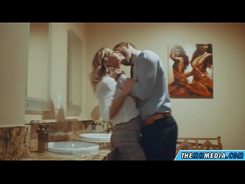 ❤️ Wanneer 'n rondborstige blondine jou in 'n openbare toilet verlei ❤ Anale video by ons af.doujin-sexy.ru ❌